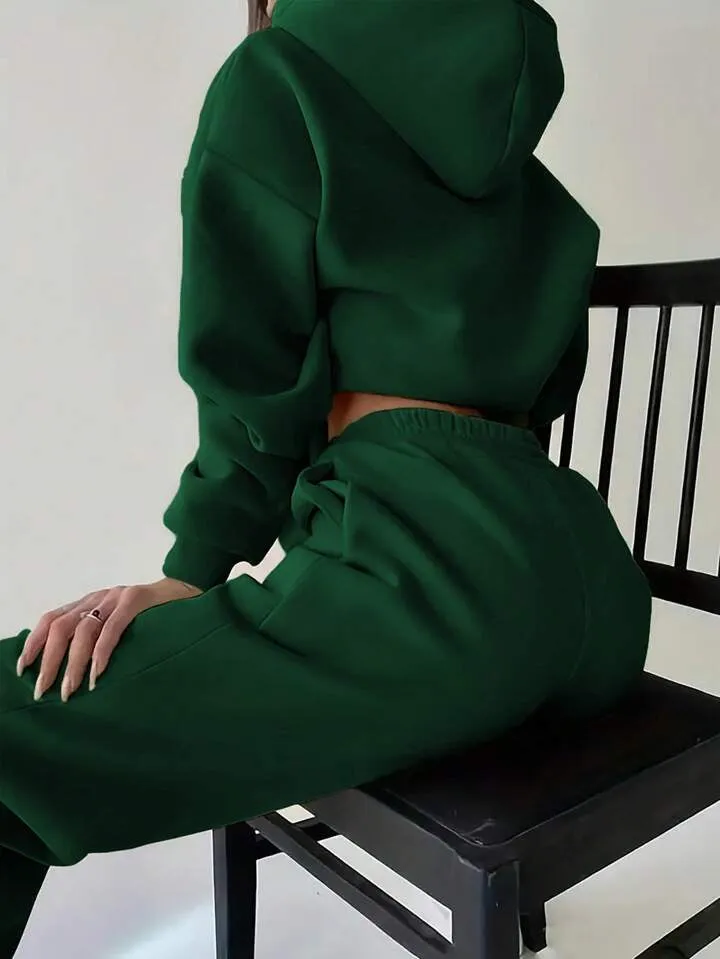 Hooded sweatshirt & sweatpant set in green